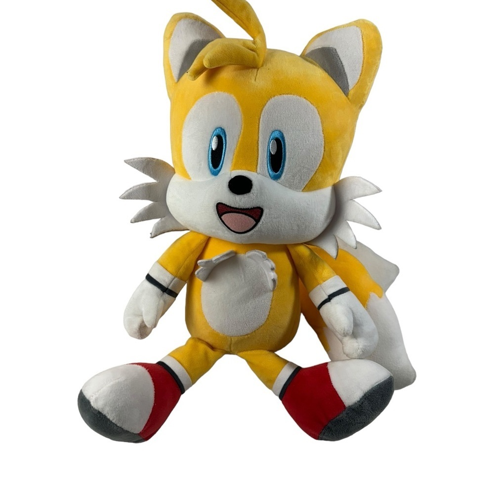 Sonic the Hedgehog 16" HugMe "Tails" Plush Doll! *Shakes When Hugged*